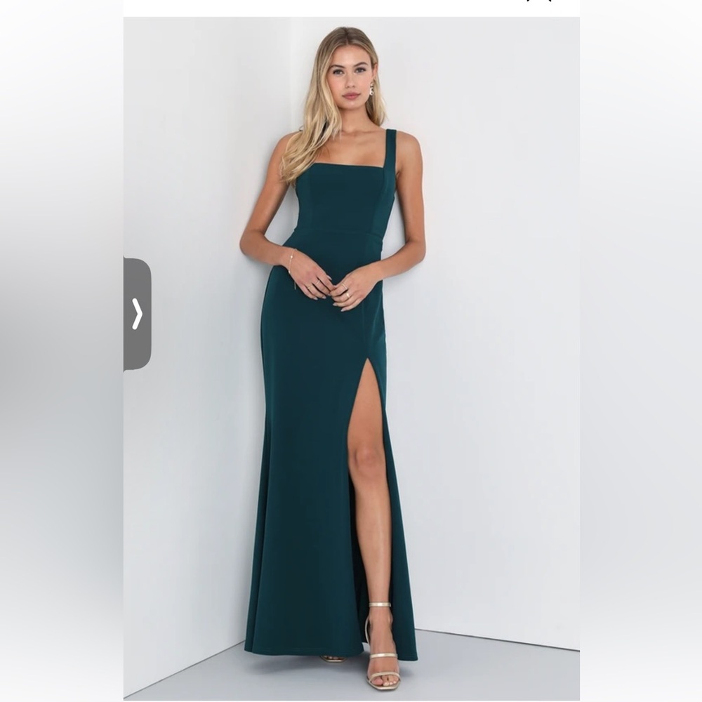 NWT Lulus Elegant formal dress w/ mermaid skirt, button detail